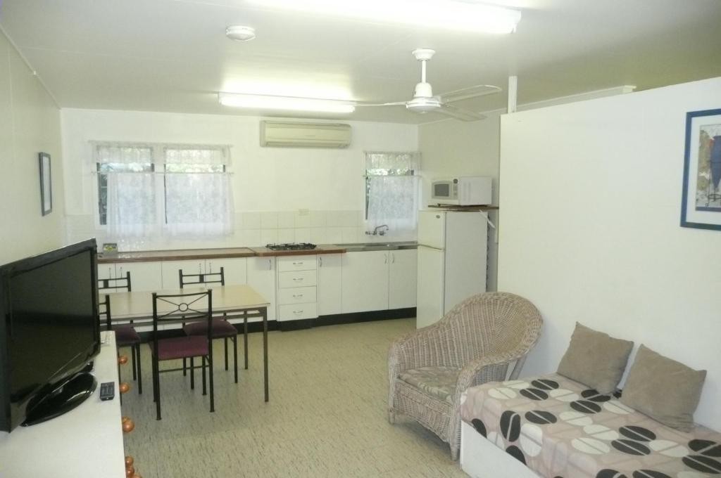 Beachside Holiday Units Bowen Zimmer foto